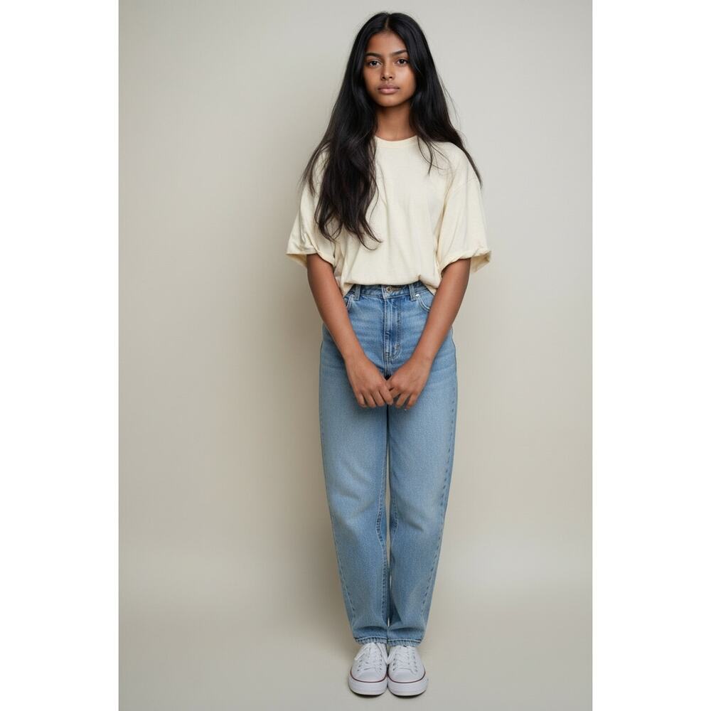 ASOS Design 25x34 High Rise Mom Jeans Vintage Wash Straight Leg Denim - Picture 2 of 9